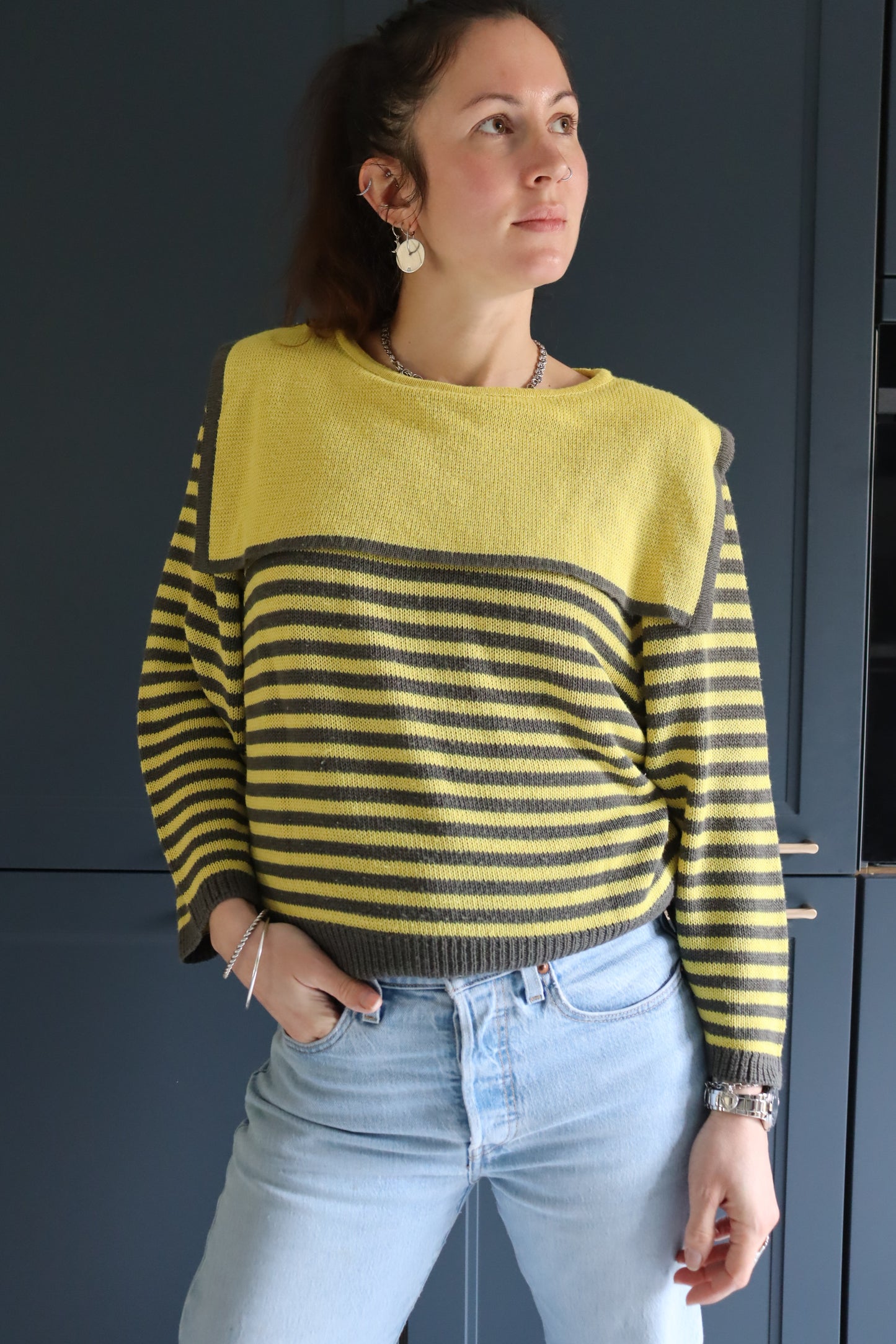 Pull over vintage jaune rayures grises col matelot la friperie vintage 25