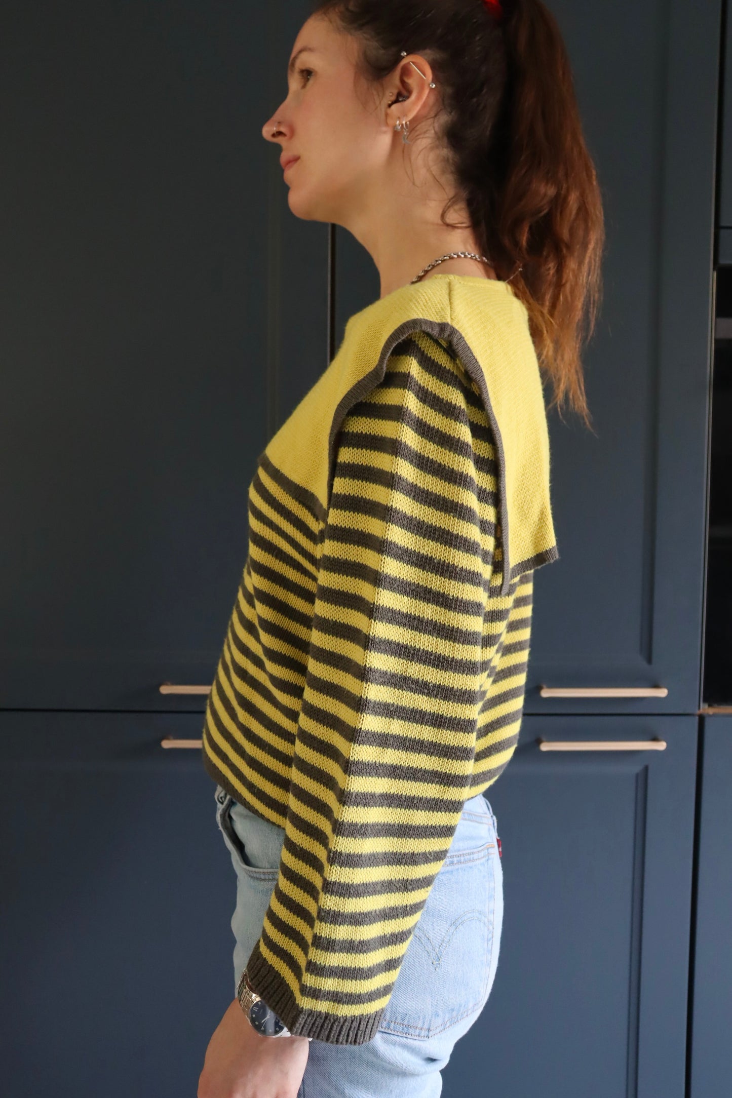 Pull over vintage jaune rayures grises col matelot la friperie vintage 25
