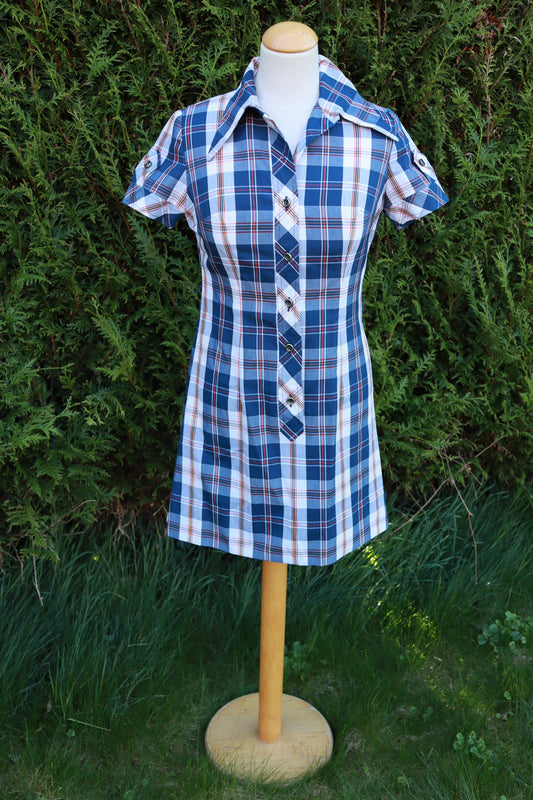 Robe chemise vintage à carreaux bleu marine blanc manches courtes la friperie vintage 25