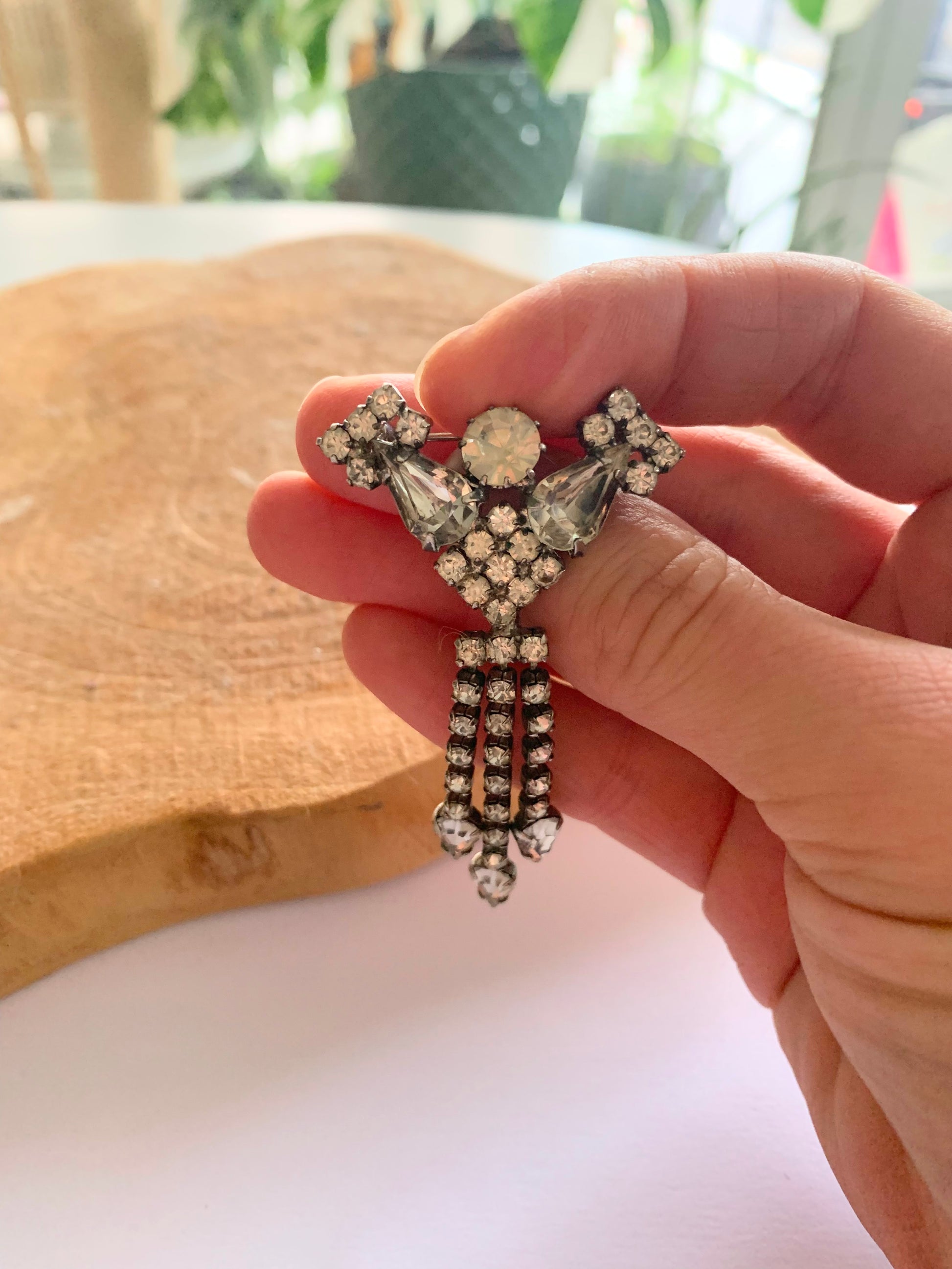 Broche vintage pendante à strass blancs style Gatsby la friperie vintage 25