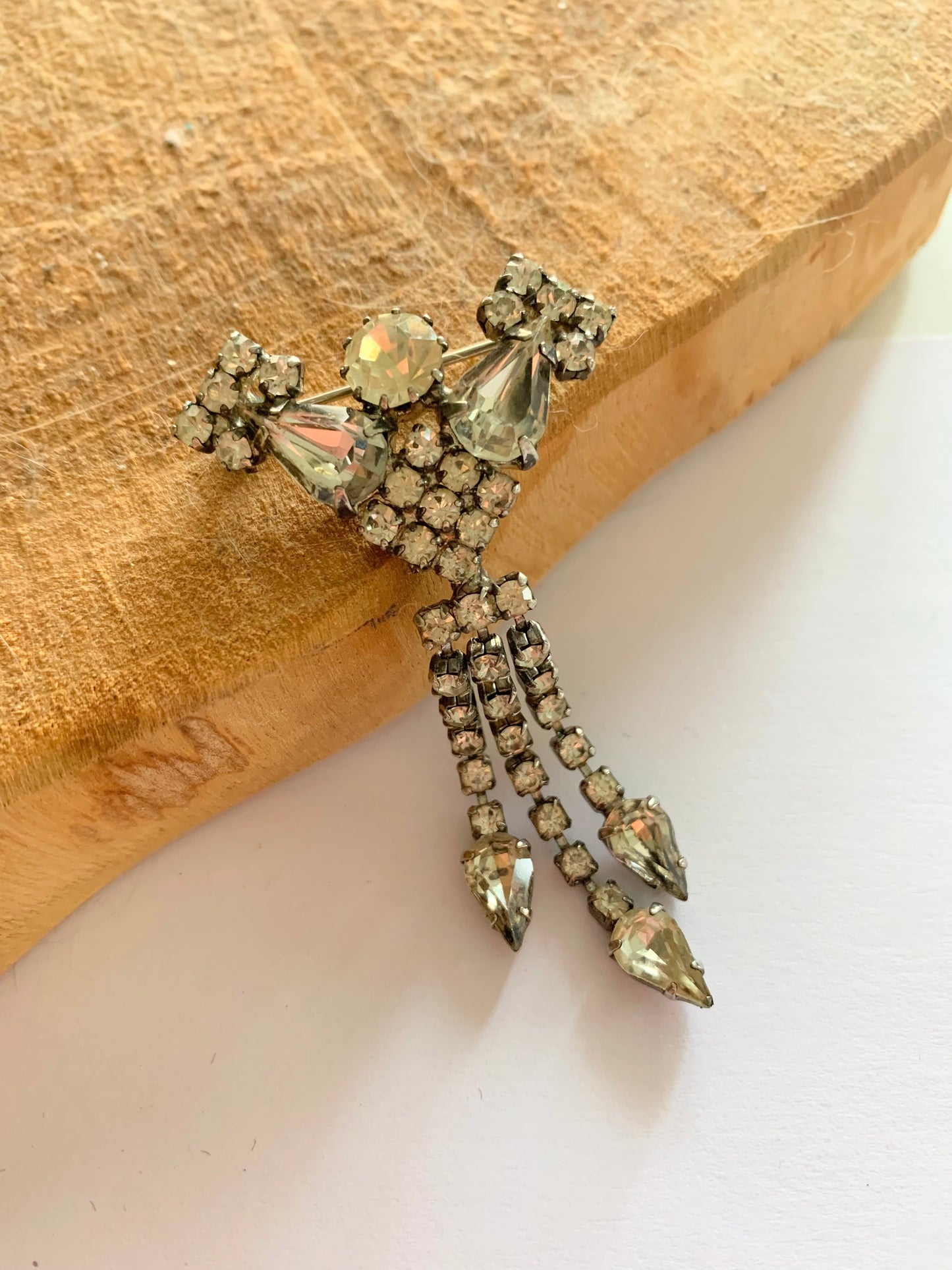 Broche vintage pendante à strass blancs style Gatsby la friperie vintage 25