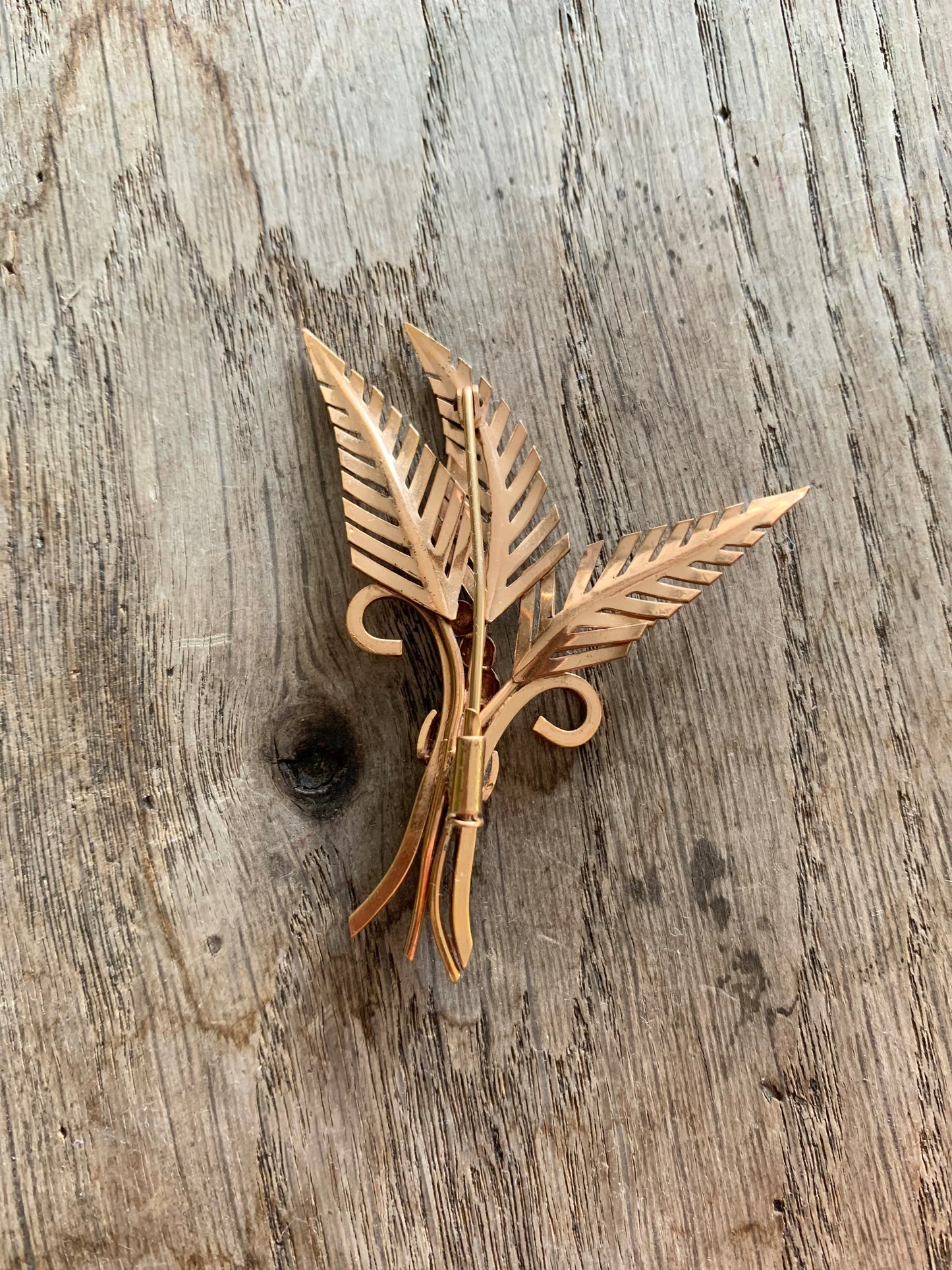 Broche vintage bouquet feuillage poinçonnée métal doré la friperie vintage 25
