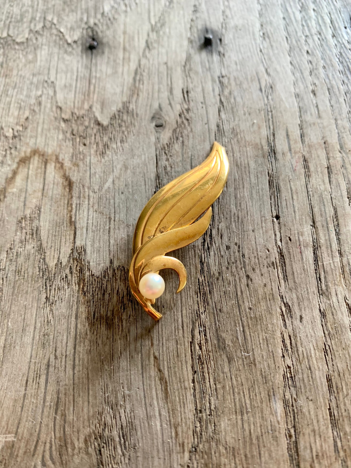 Broche vintage rubans et perles plaqué or poinçonné la friperie vintage 25