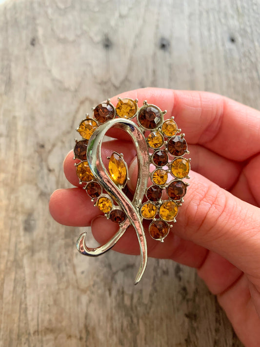 Broche vintage métal argenté orné strass marron orangé la friperie vintage 25