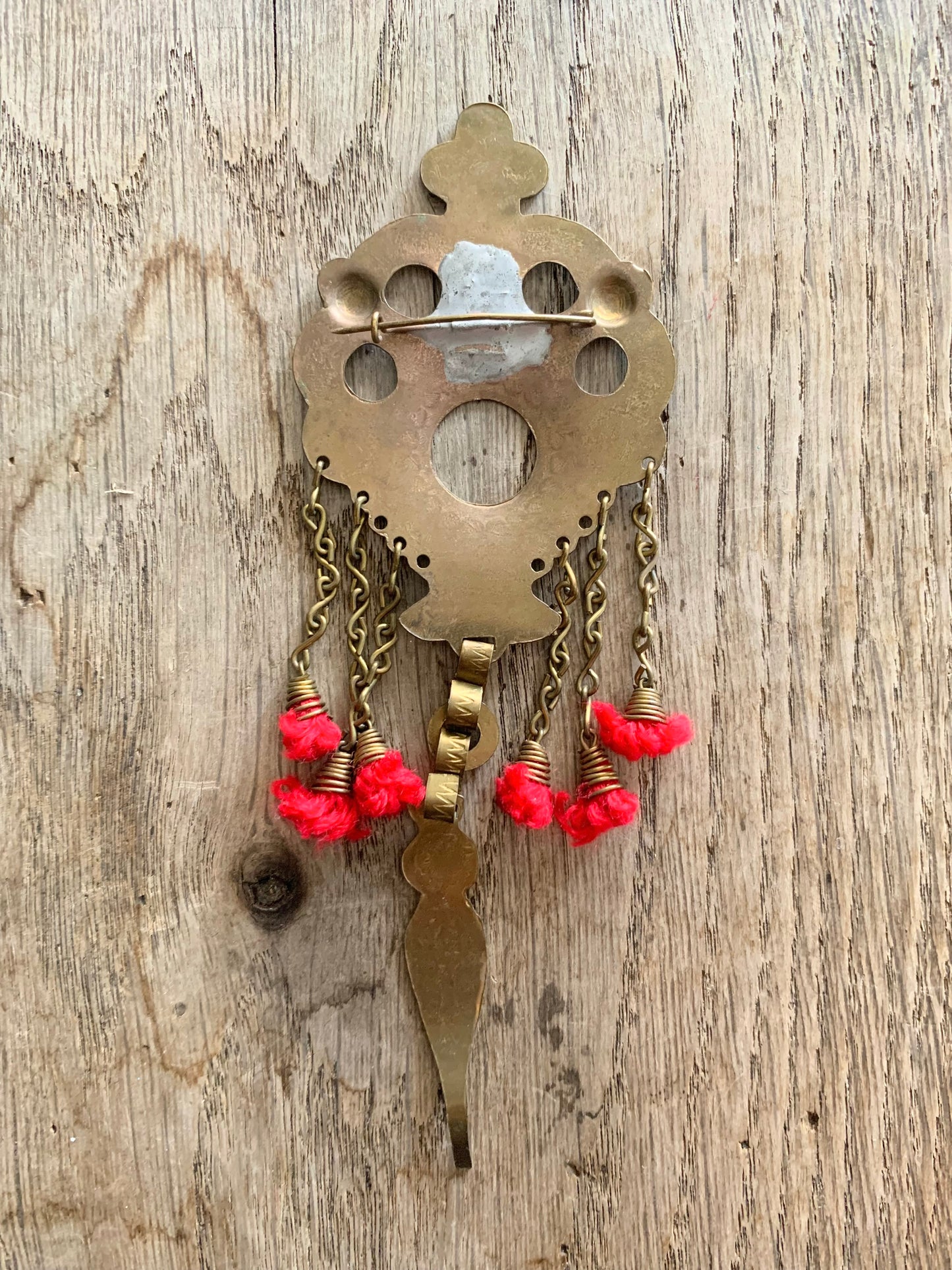 Broche vintage style ethnique couleur bronze à breloques la friperie vintage 25