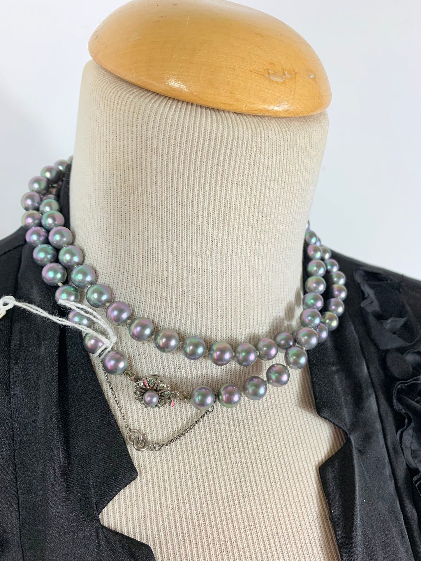 Collier sautoir vintage perles en verre imitation nacre joli fermoir
