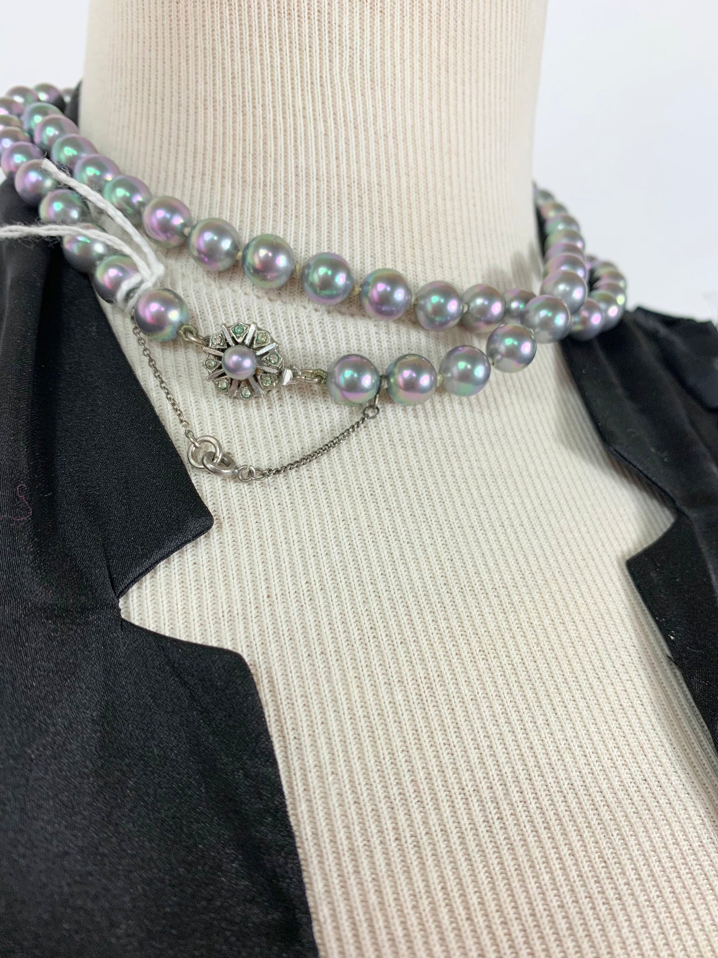 Collier sautoir vintage perles en verre imitation nacre joli fermoir