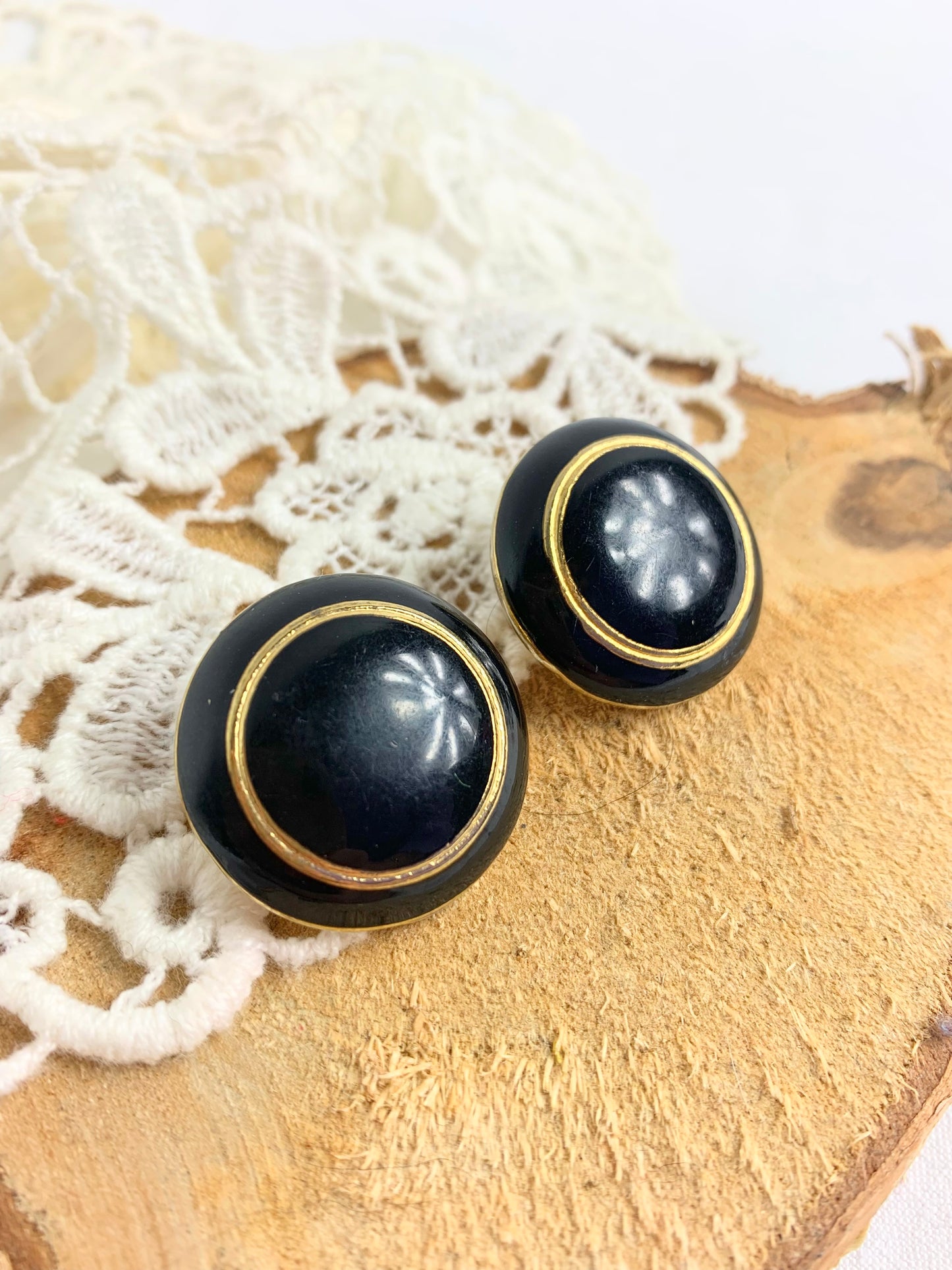 Boucles d'oreille clips vintage années 80 or et noir émaillé