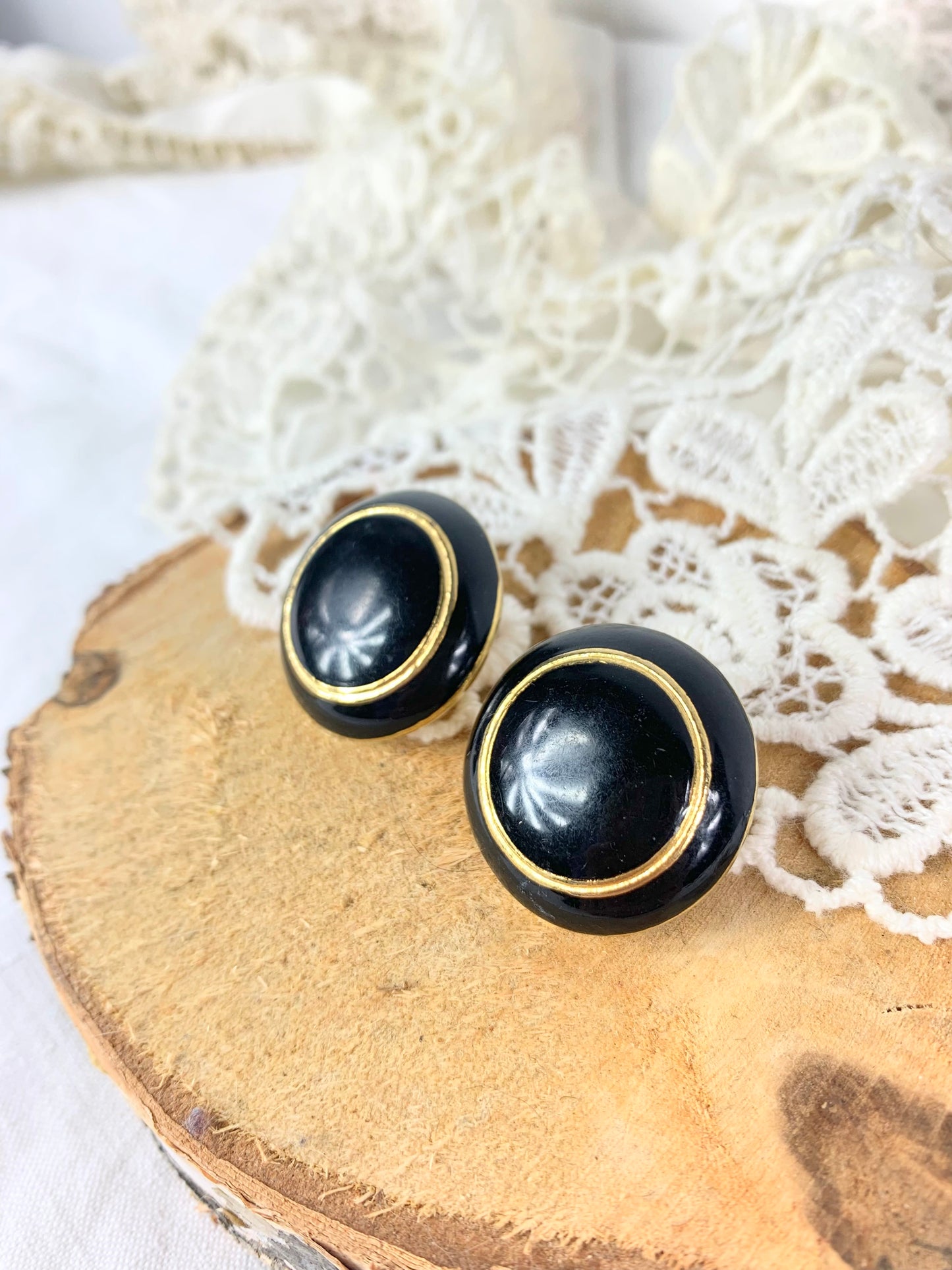 Boucles d'oreille clips vintage années 80 or et noir émaillé
