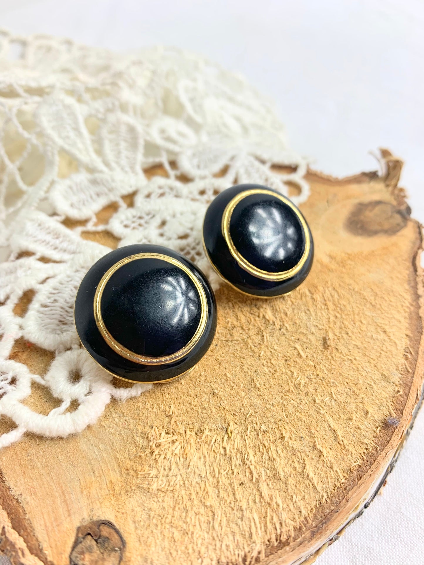 Boucles d'oreille clips vintage années 80 or et noir émaillé