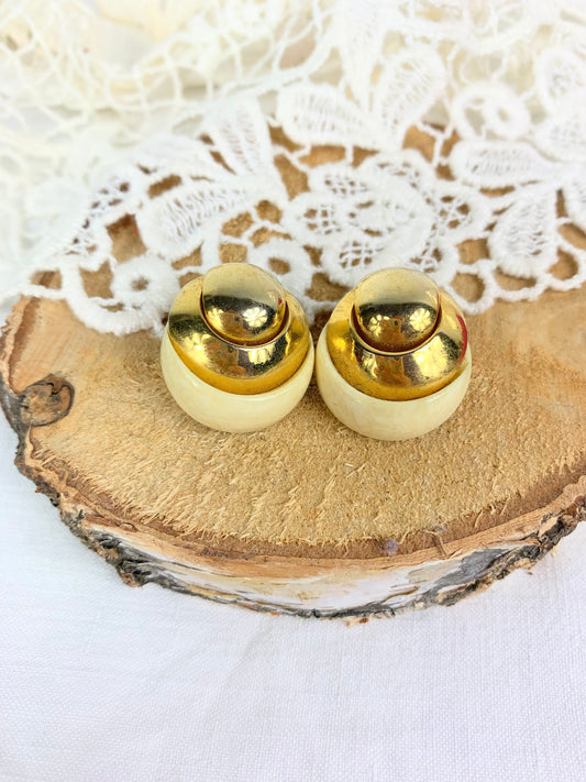 Clips d'oreille vintage ronds métal doré et écru la friperie vintage 25