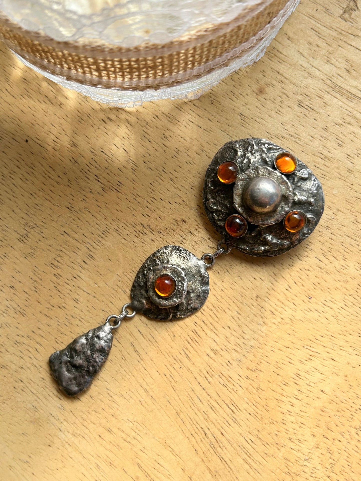Broche Henry Perrichon ancienne métal argenté la friperie vintage 25