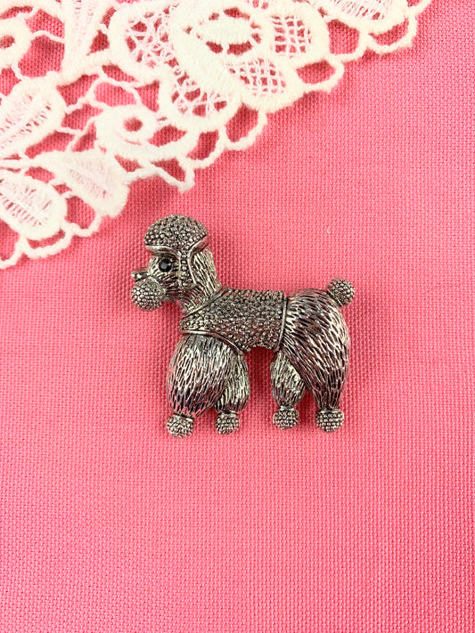 Broche vintage caniche métal couleur argent et oeil noir