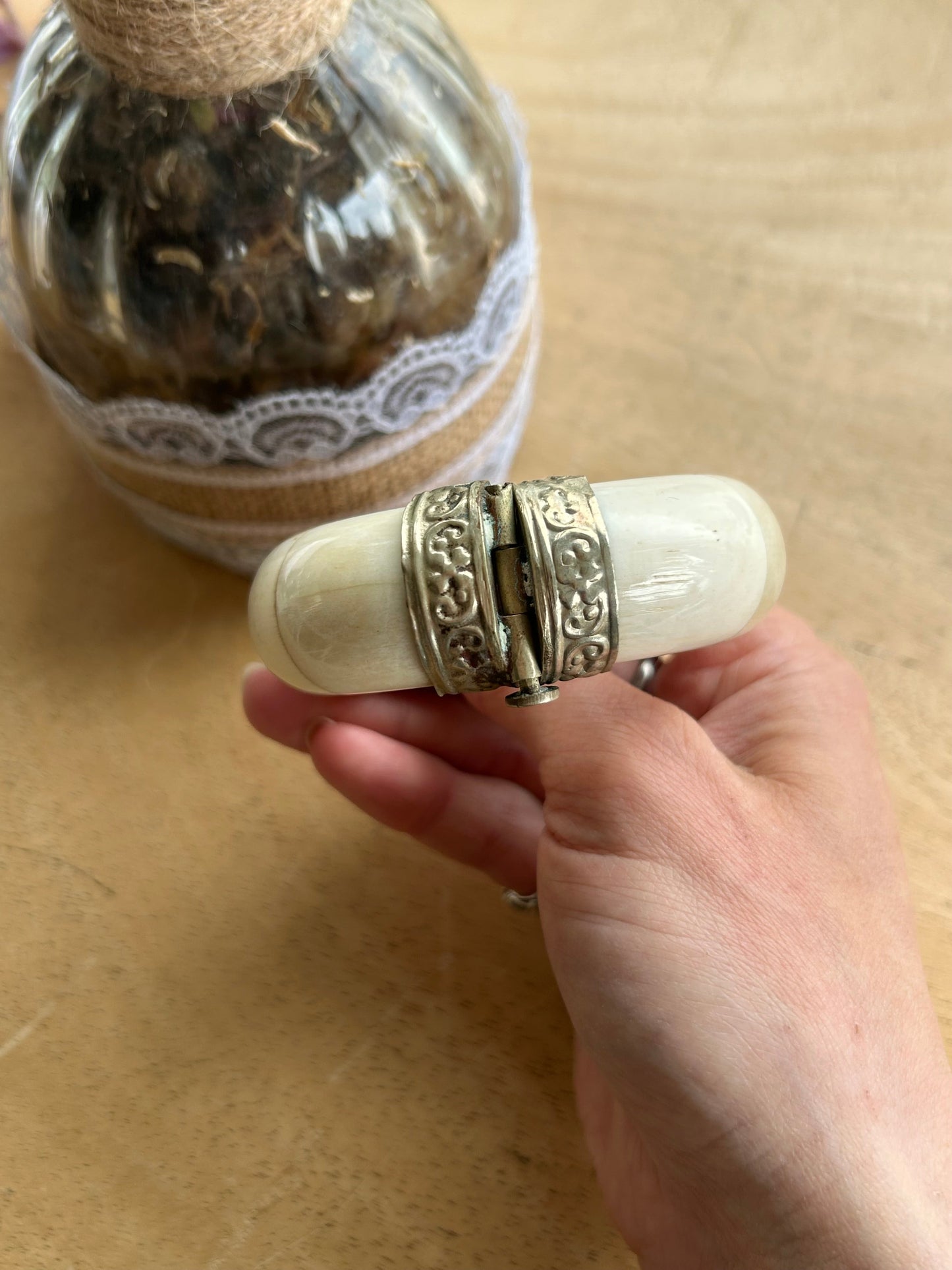 Bracelet vintage jonc en corne et bois la friperie vintage 25