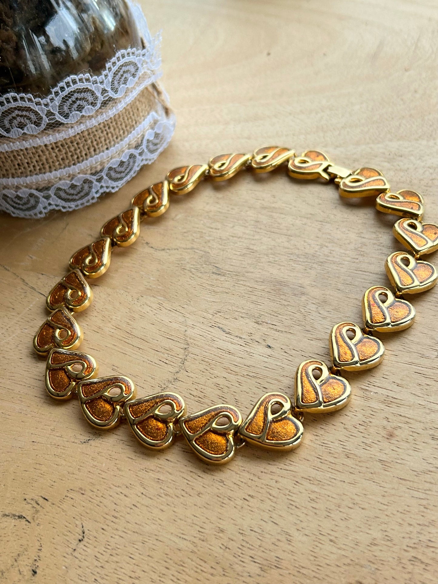 Collier vintage coeurs émaillés orange métal doré la friperie vintage 25