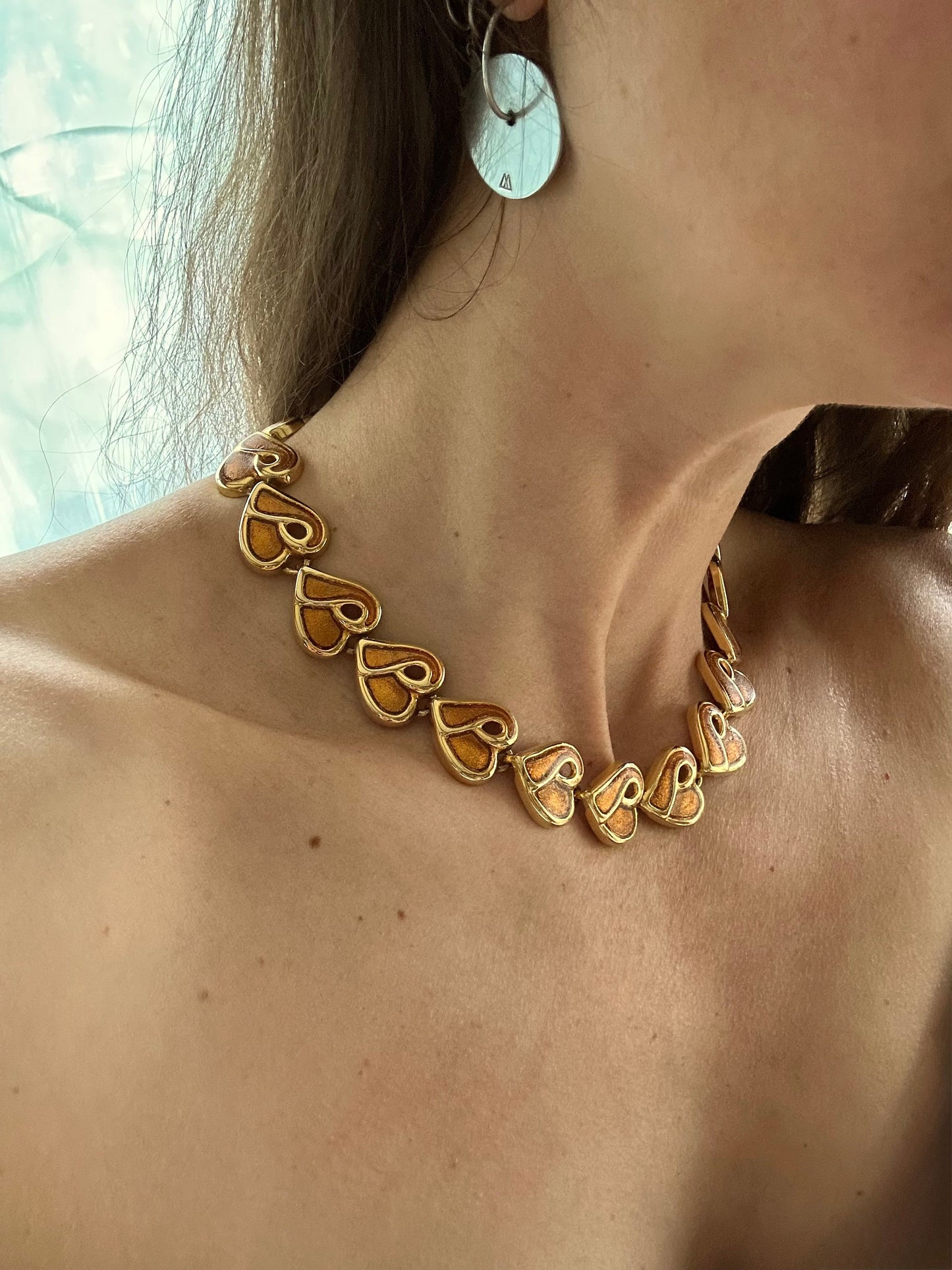 Collier vintage coeurs émaillés orange métal doré la friperie vintage 25