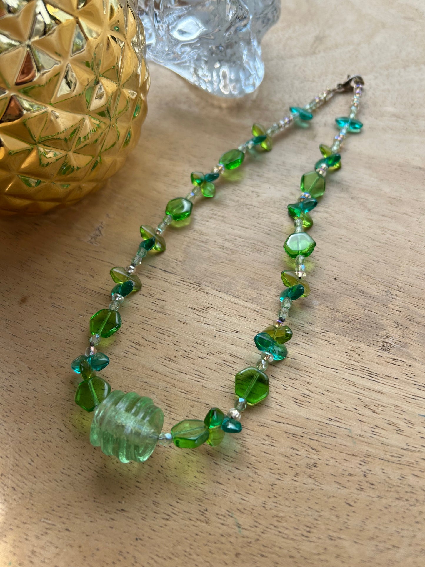 Collier vintage perles vertes en verre la friperie vintage 25