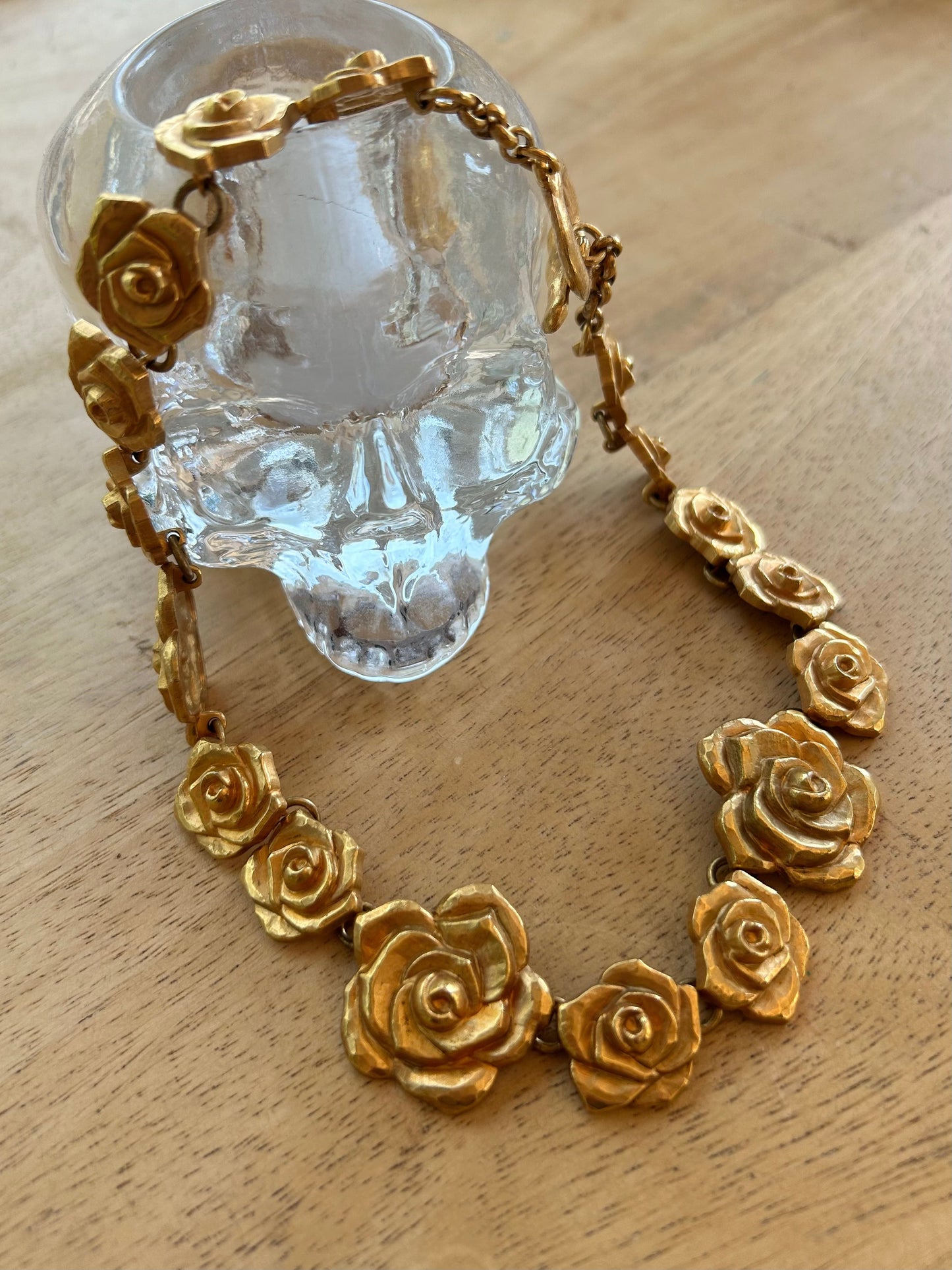 Collier vintage roses articulées métal doré mat la friperie vintage 25