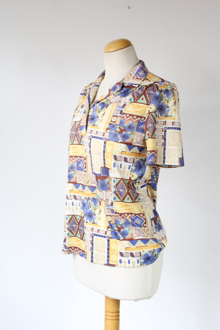 Chemisier vintage col boutonné motifs fleurs années 70 la friperie vintage 25
