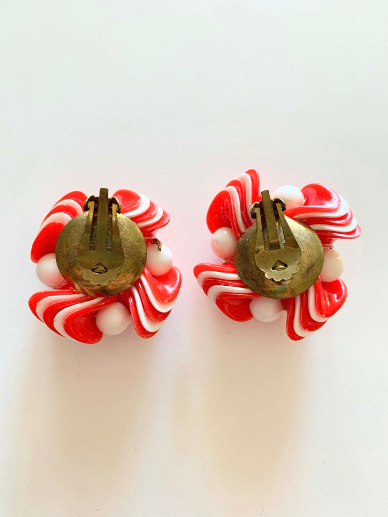 Clips vintage fleur plastique rouge et blanc années 70 la friperie vintage 25