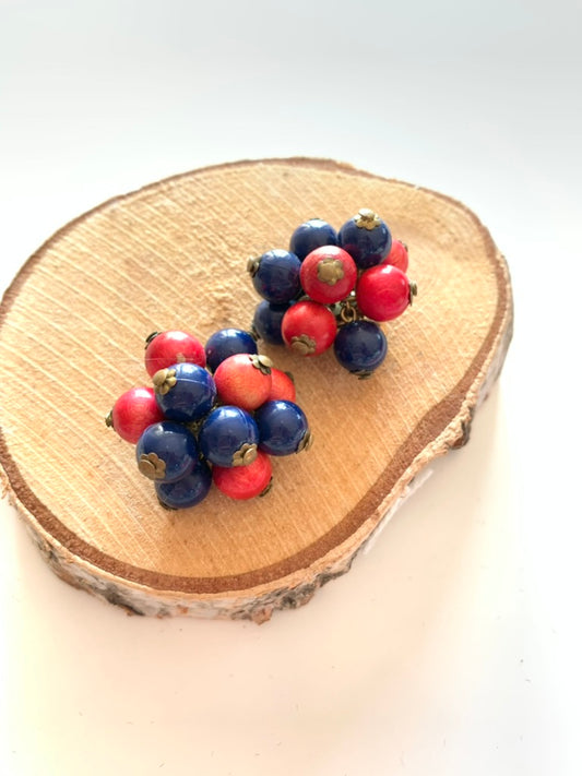 Boucles d'oreilles clips vintage fleurs perles de bois bleu rose la friperie vintage 25