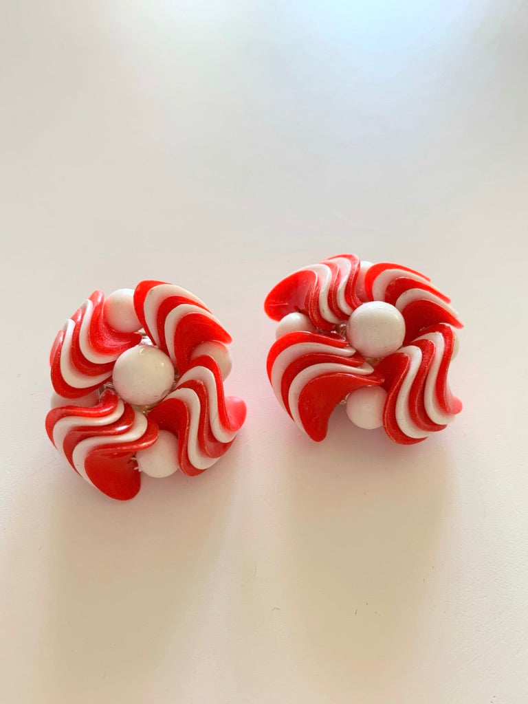 Clips vintage fleur plastique rouge et blanc années 70 la friperie vintage 25