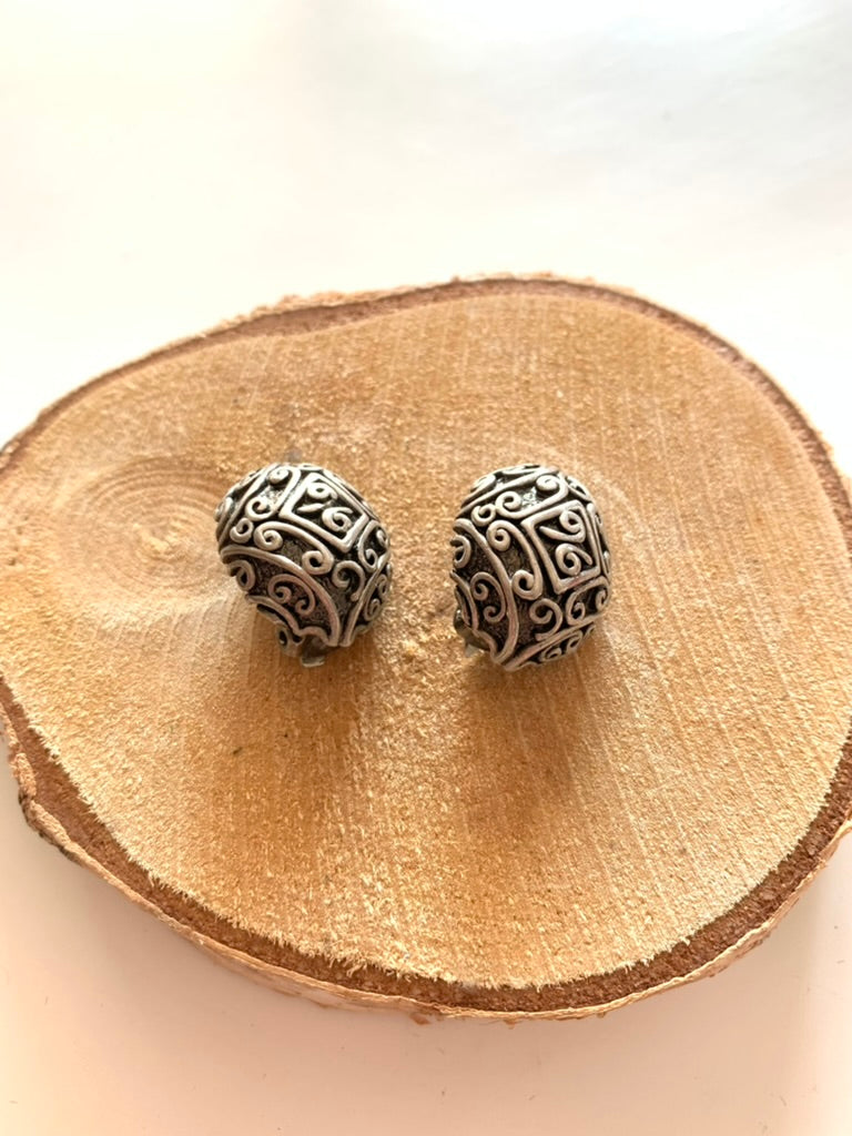 Boucles d'oreilles clips vintage argenté motifs spirales la friperie vintage 25