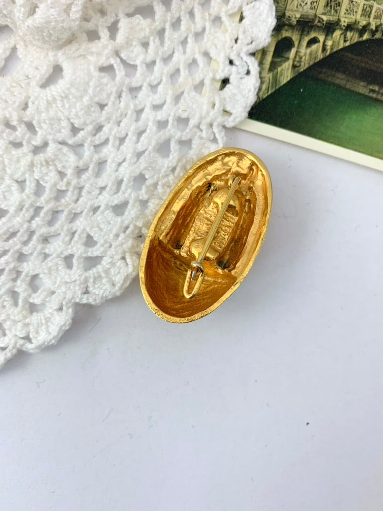 Broche ovale abstraite Sabrina Caron dorée la friperie vintage 25