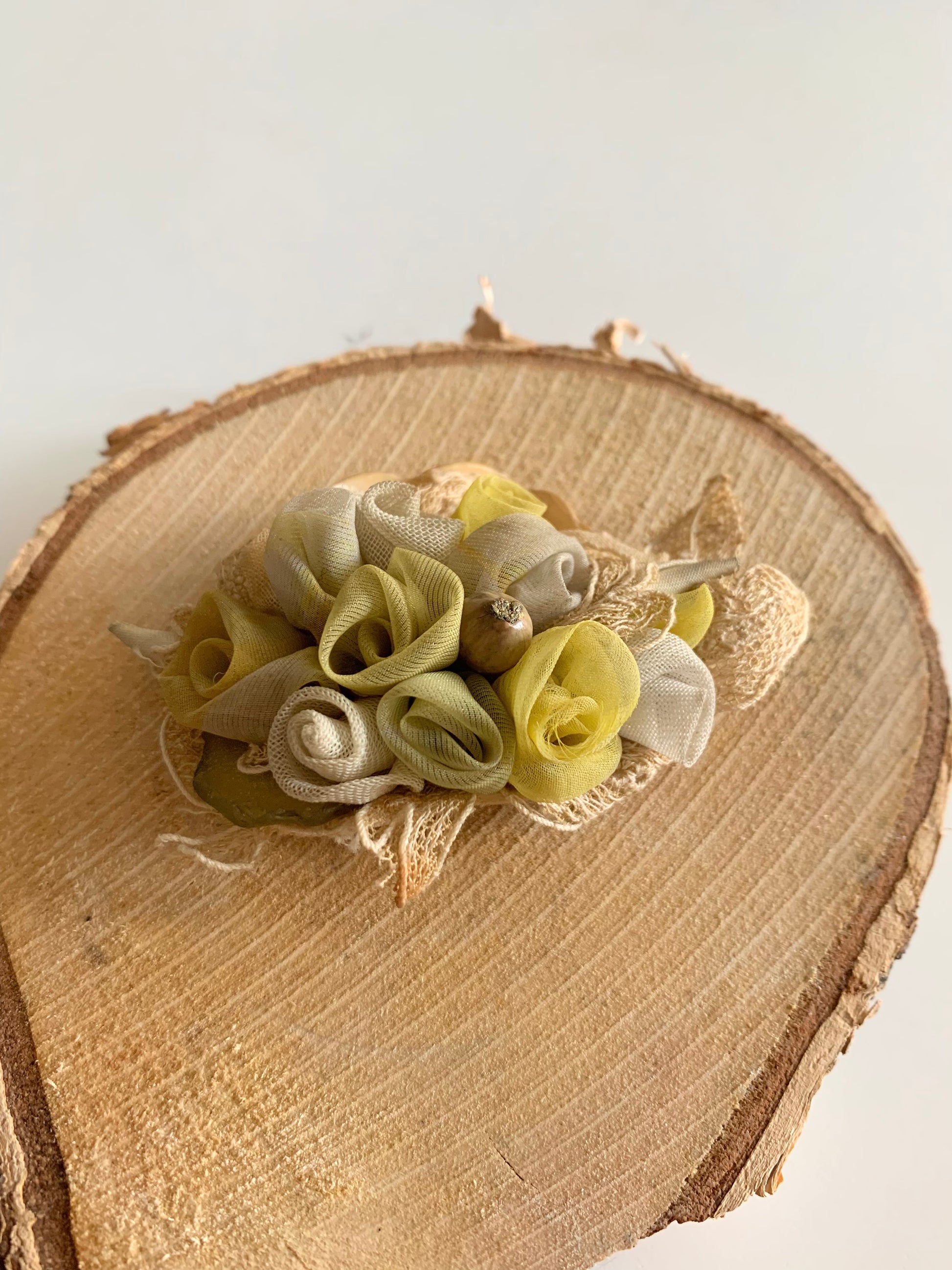 Broche vintage fleurs dentelle et tulle La friperie vintage la friperie vintage 25