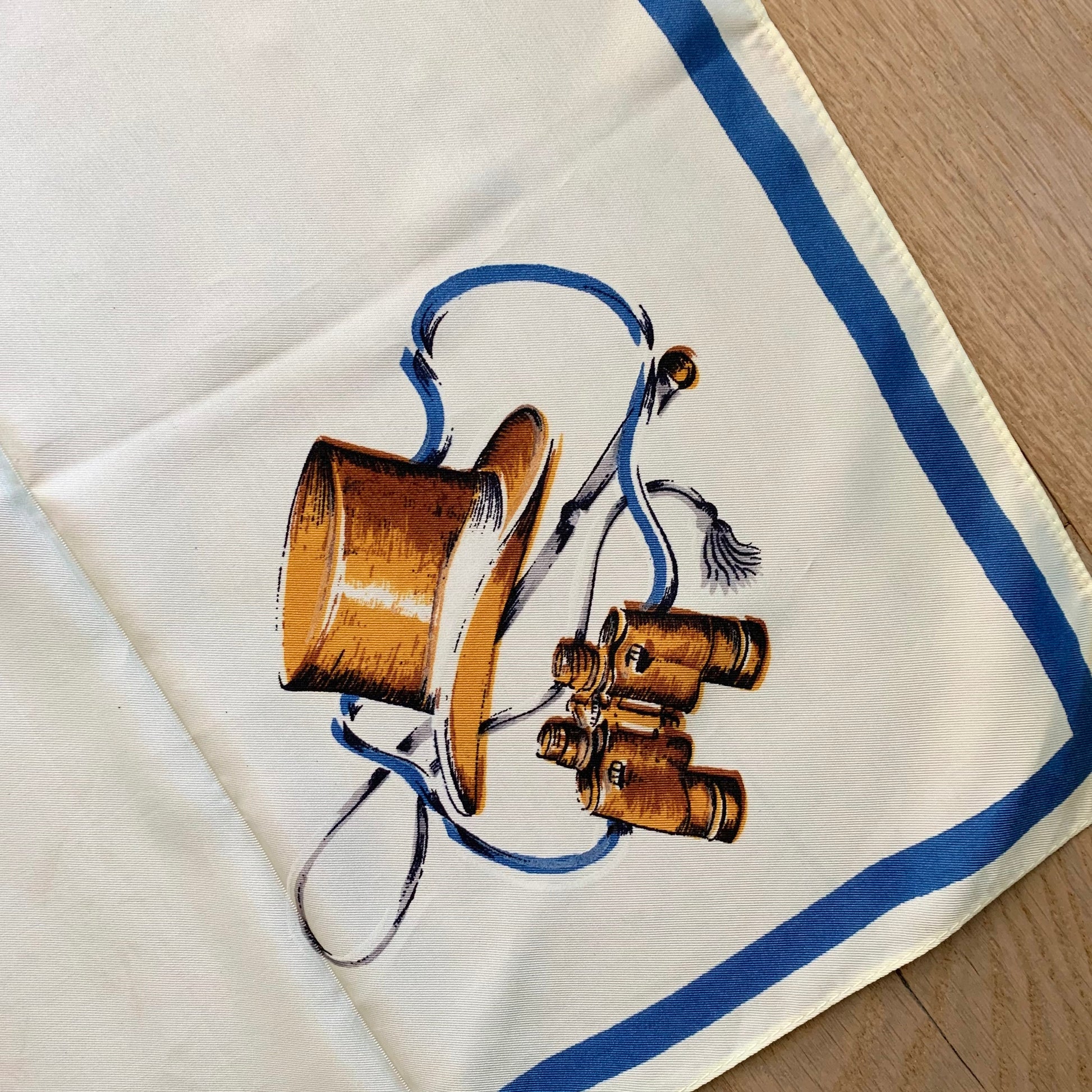 Foulard carré vintage équestre La friperie vintage la friperie vintage 25