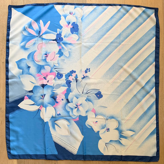 Foulard carré vintage à fleurs bleues La friperie vintage