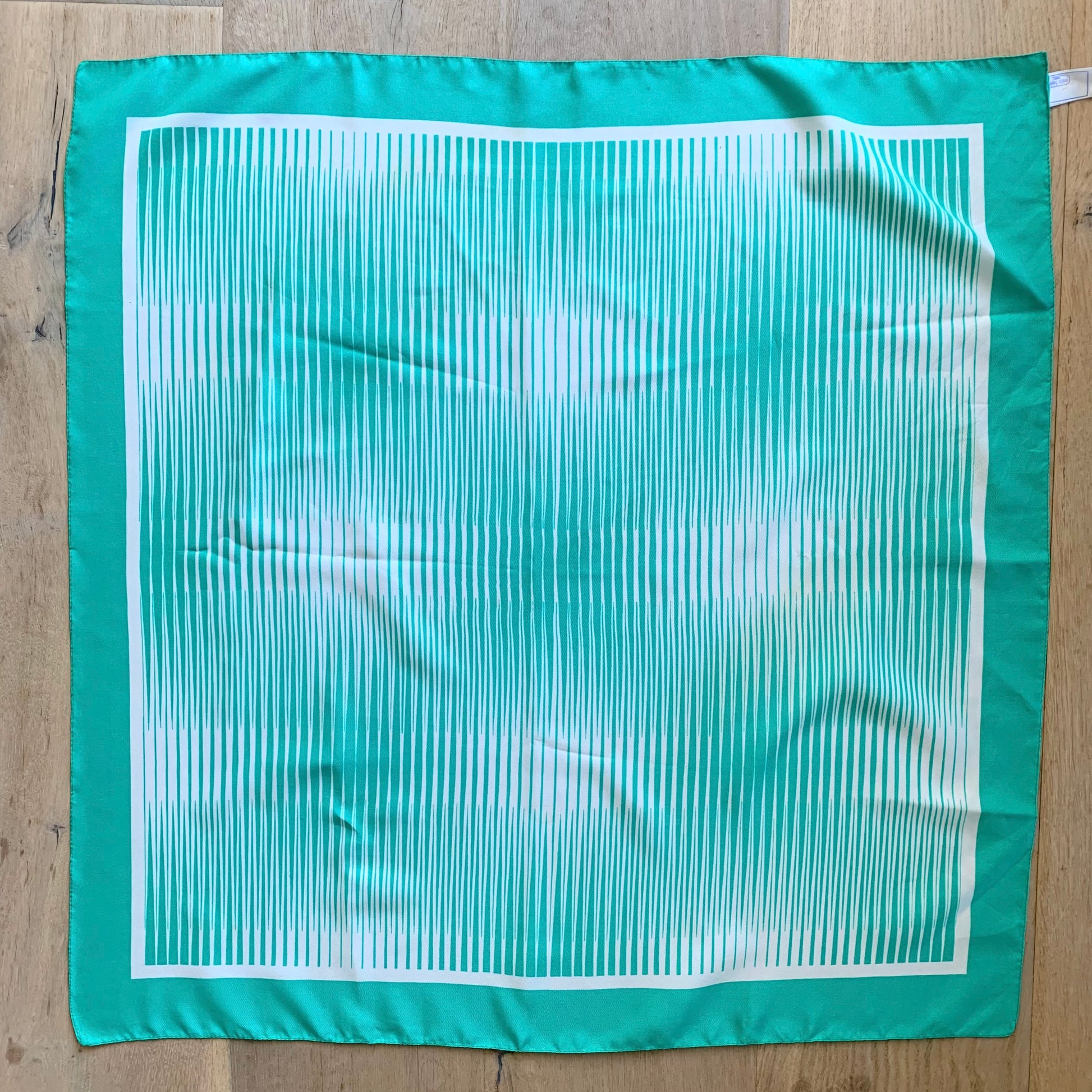 Foulard carré vert Miss Helen Italie La friperie vintage la friperie vintage 25