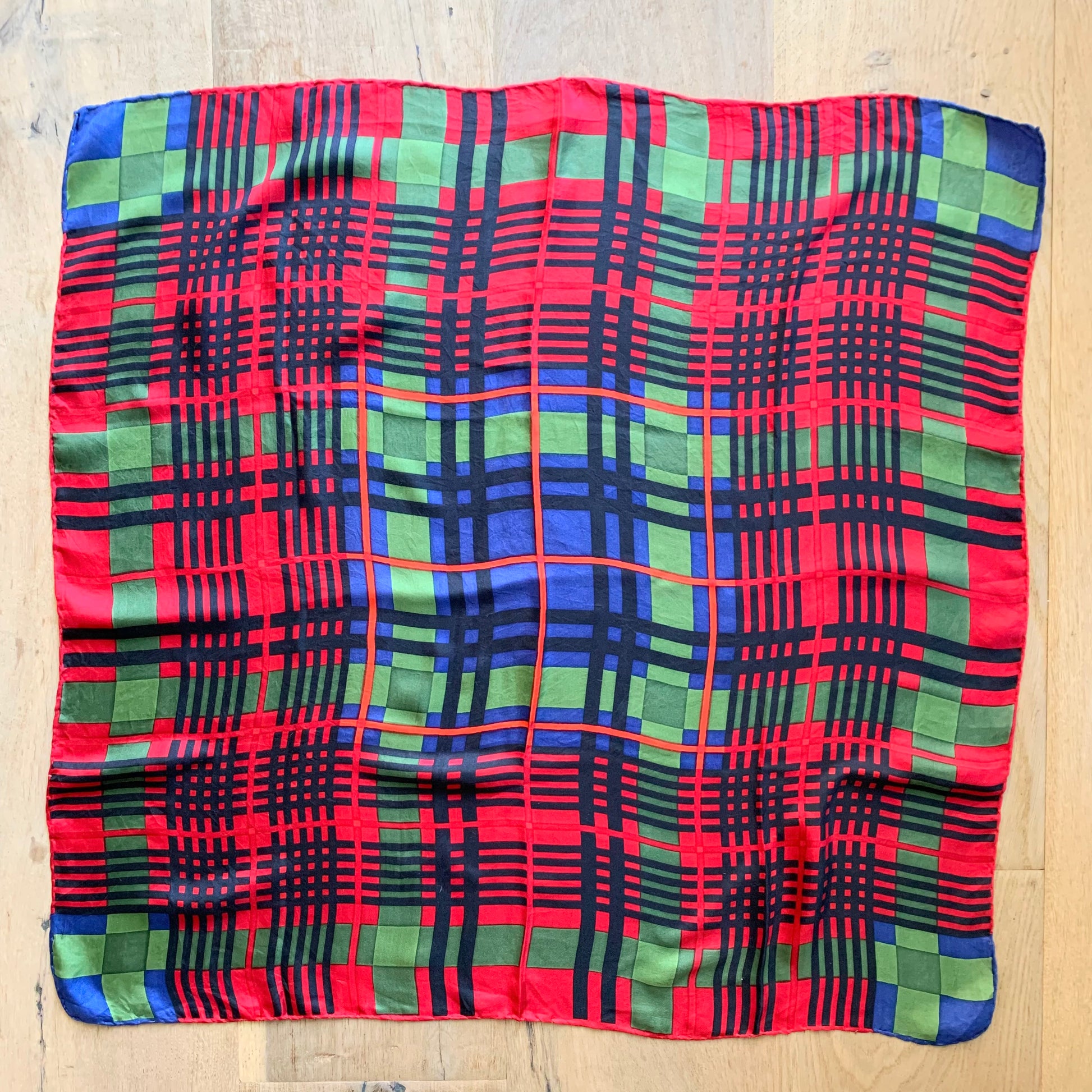 Foulard vintage carré en soie à carreaux La friperie vintage la friperie vintage 25