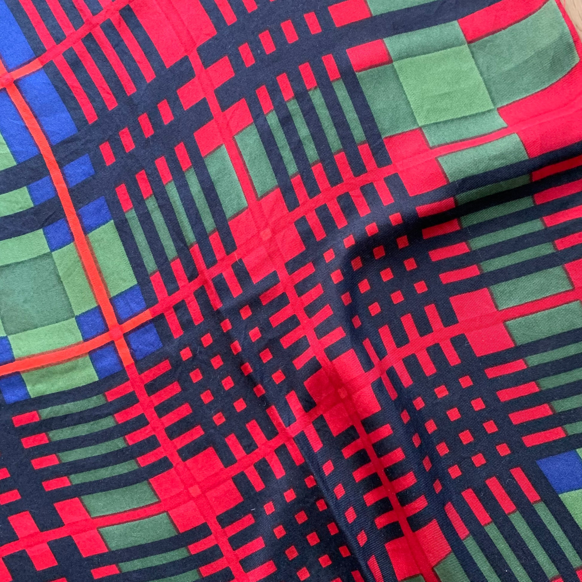 Foulard vintage carré en soie à carreaux La friperie vintage la friperie vintage 25