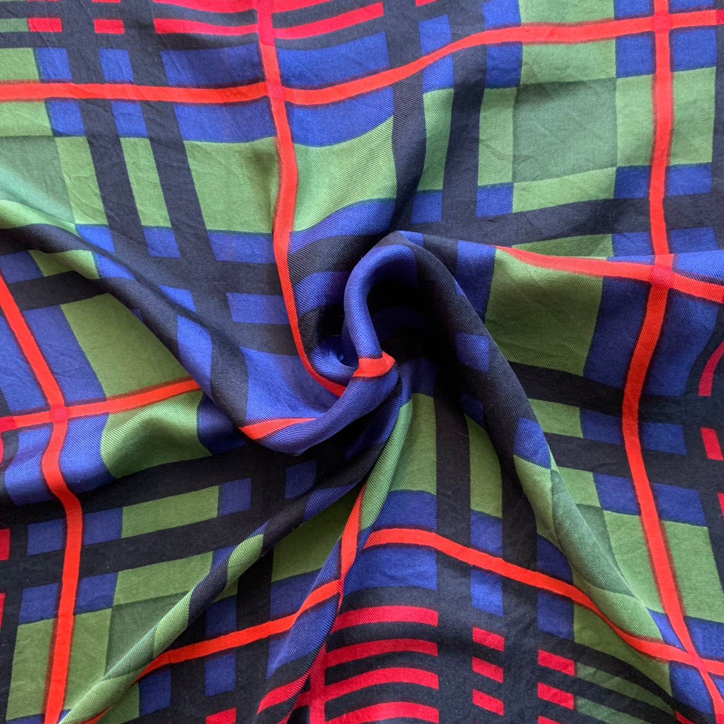 Foulard vintage carré en soie à carreaux La friperie vintage la friperie vintage 25