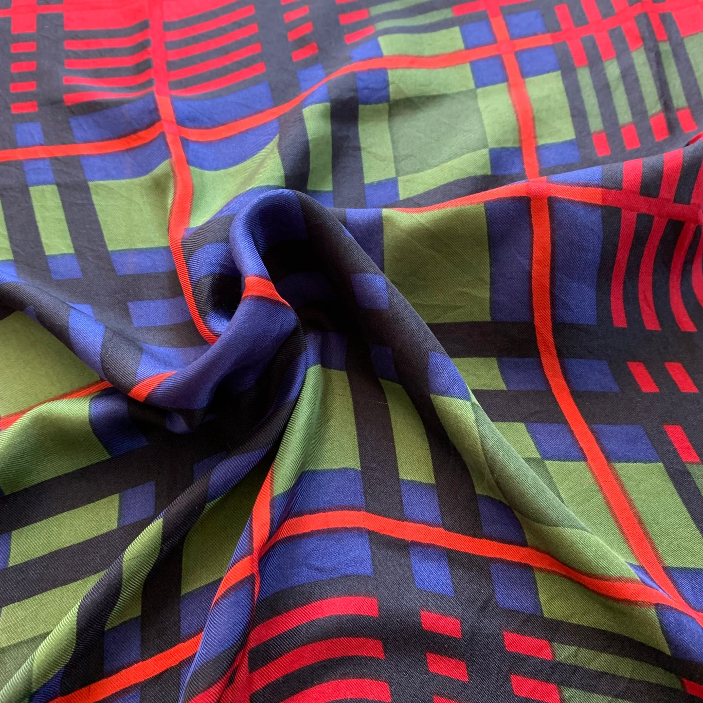 Foulard vintage carré en soie à carreaux La friperie vintage la friperie vintage 25