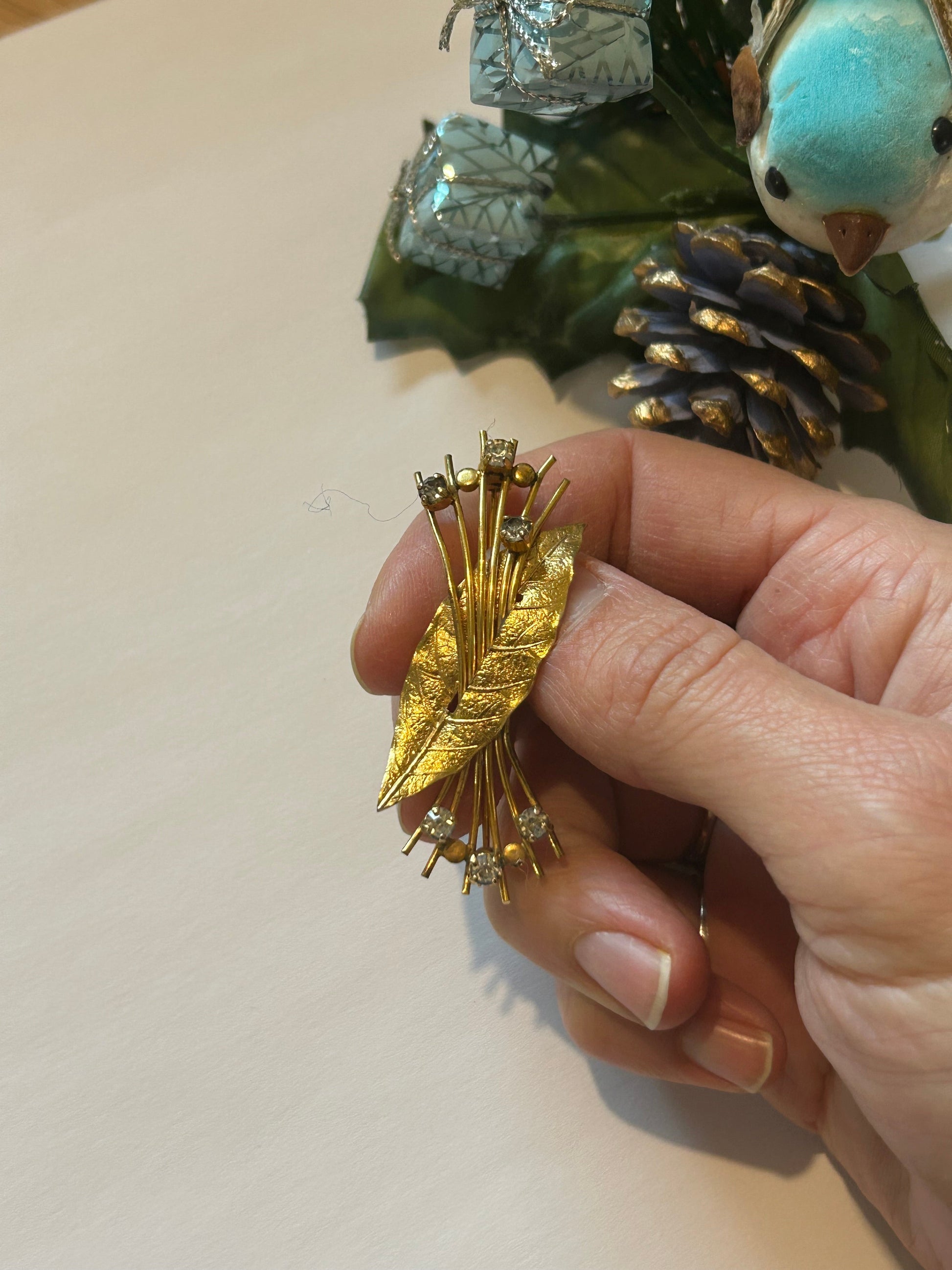 Broche vintage feuille et fleurs plaqué or la friperie vintage 25