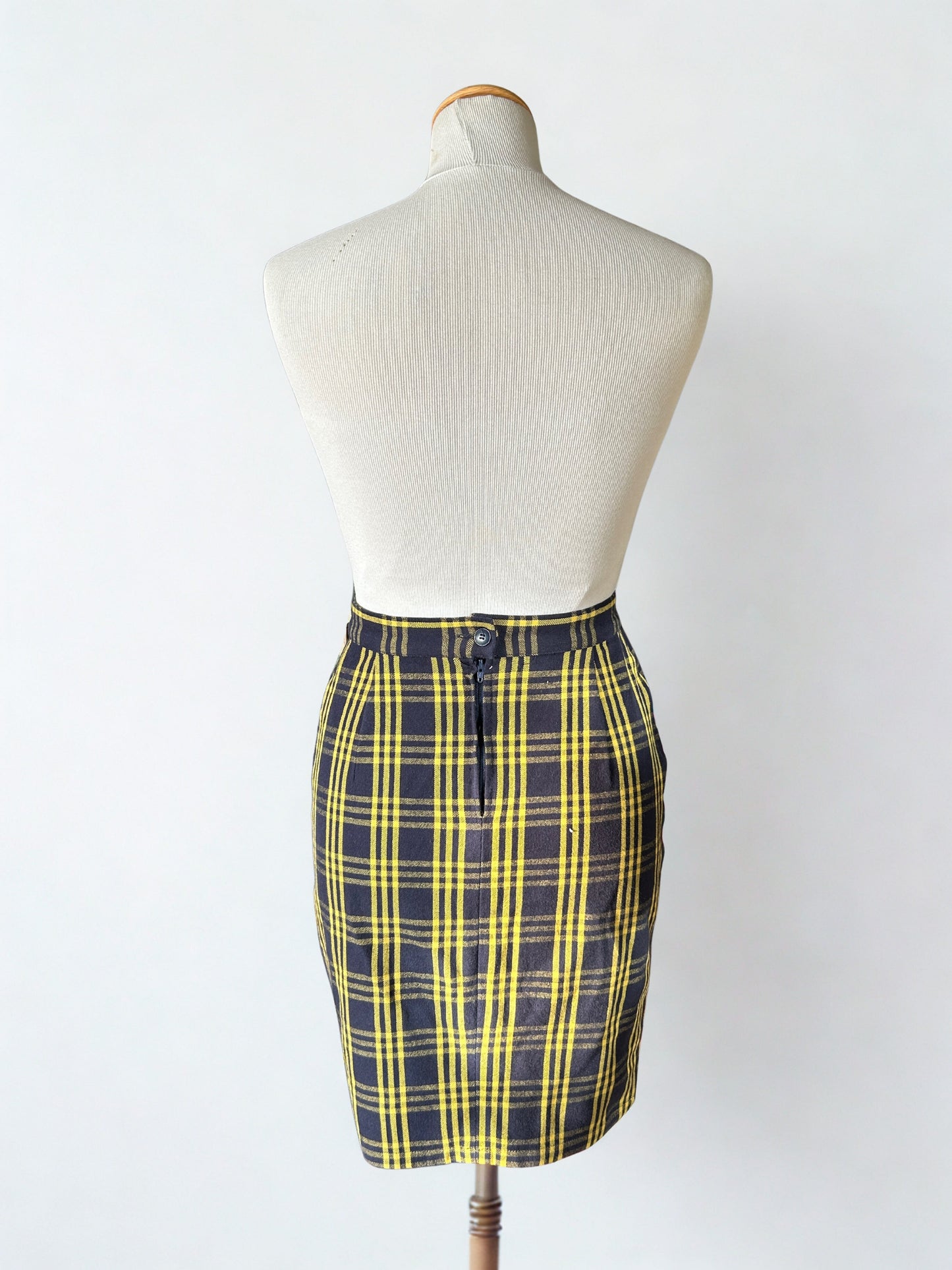 Jupe vintage à carreaux Cacharel la friperie vintage 25