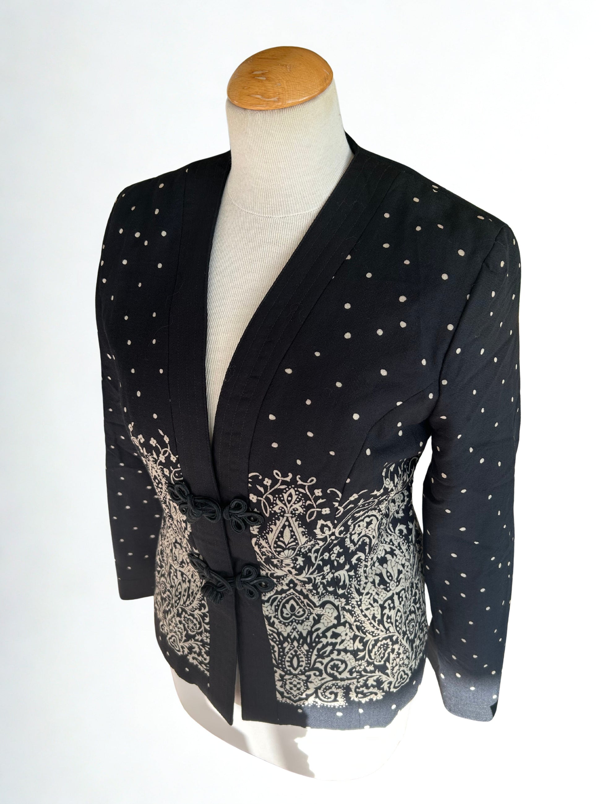 Veste noire imprimé style kimono la friperie vintage 25