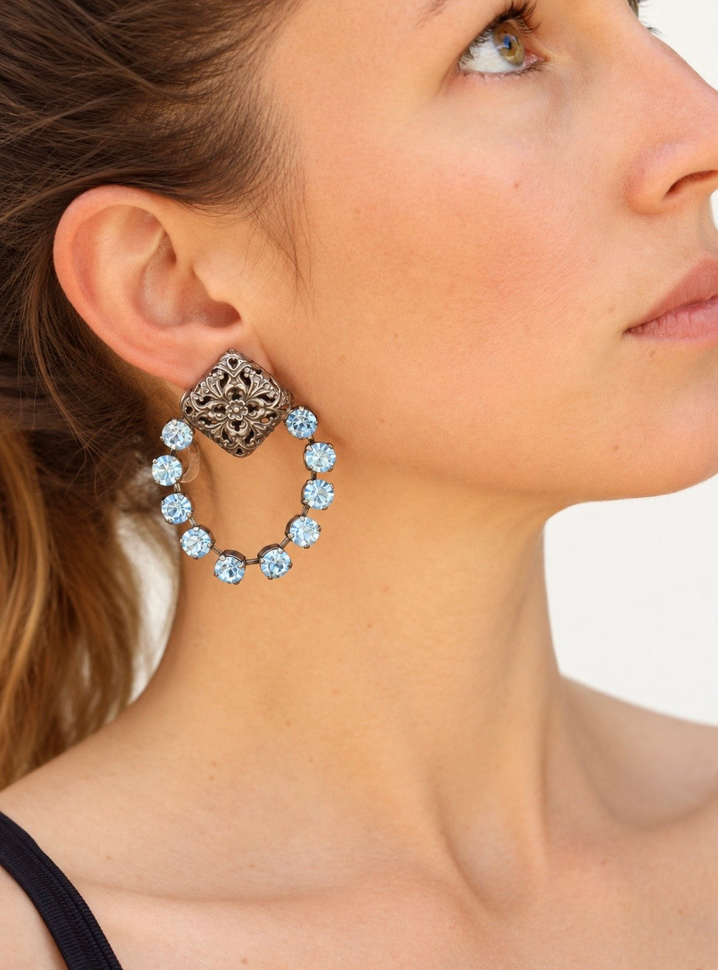 Boucles d’oreilles clips vintage strass bleus