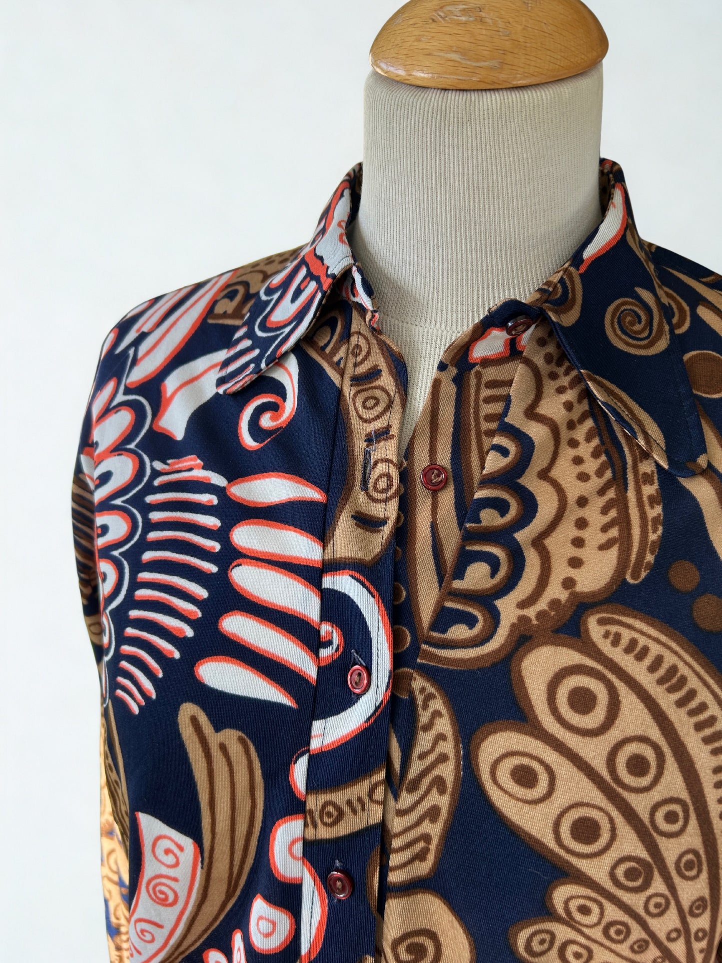 Chemisier vintage motifs graphiques bleu marron