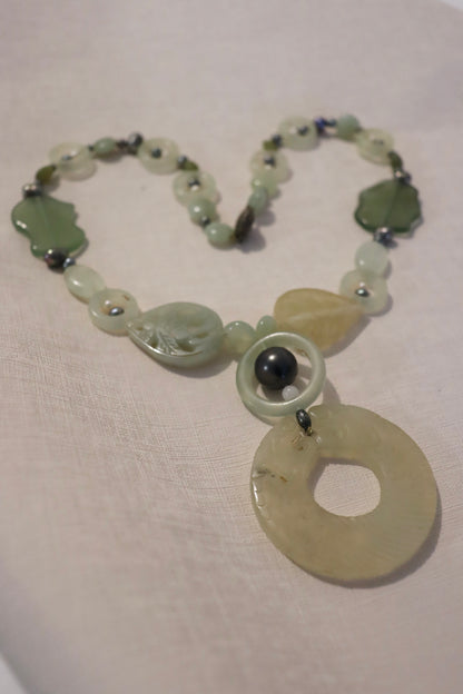 Collier ancien asiatique en perle et jade la friperie vintage 25