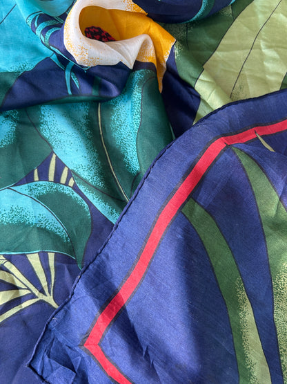 Foulard en soie vintage tropical