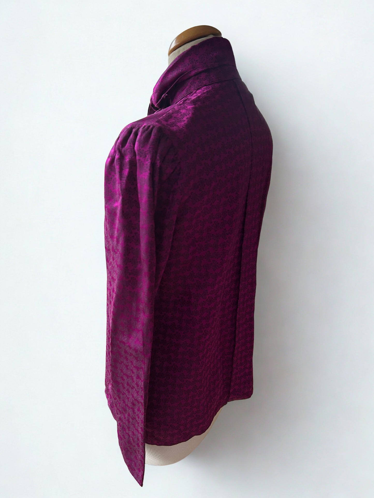 Blouse vintage Guy Laroche fushia jacquard la friperie vintage 25