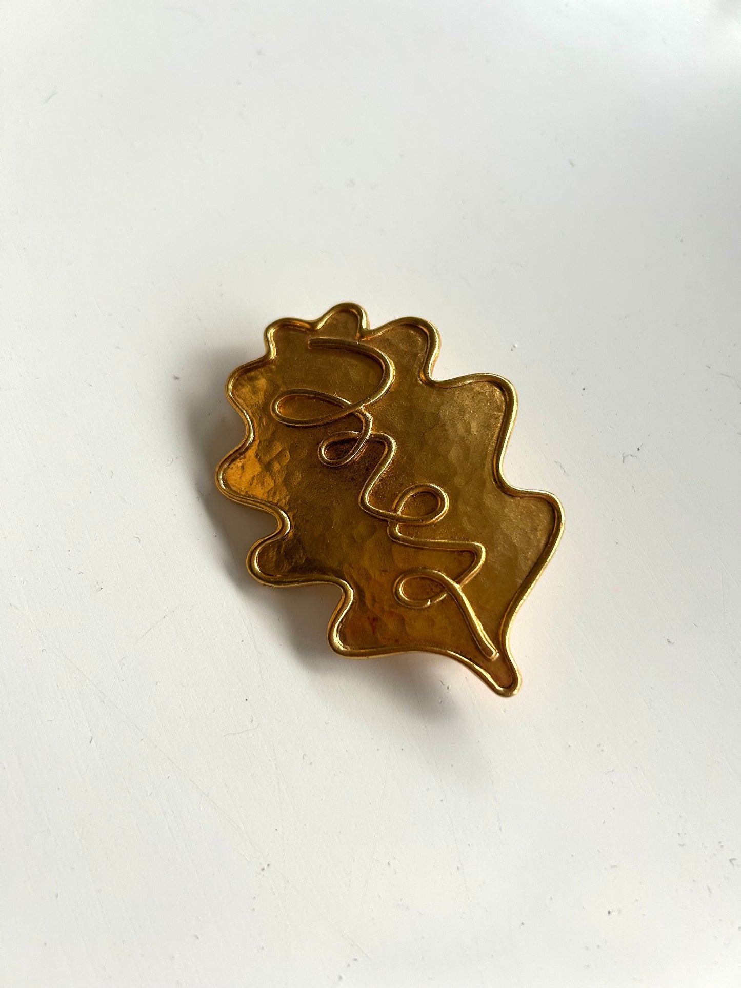 Broche feuille de chêne vintage Inès de la Fressange la friperie vintage 25