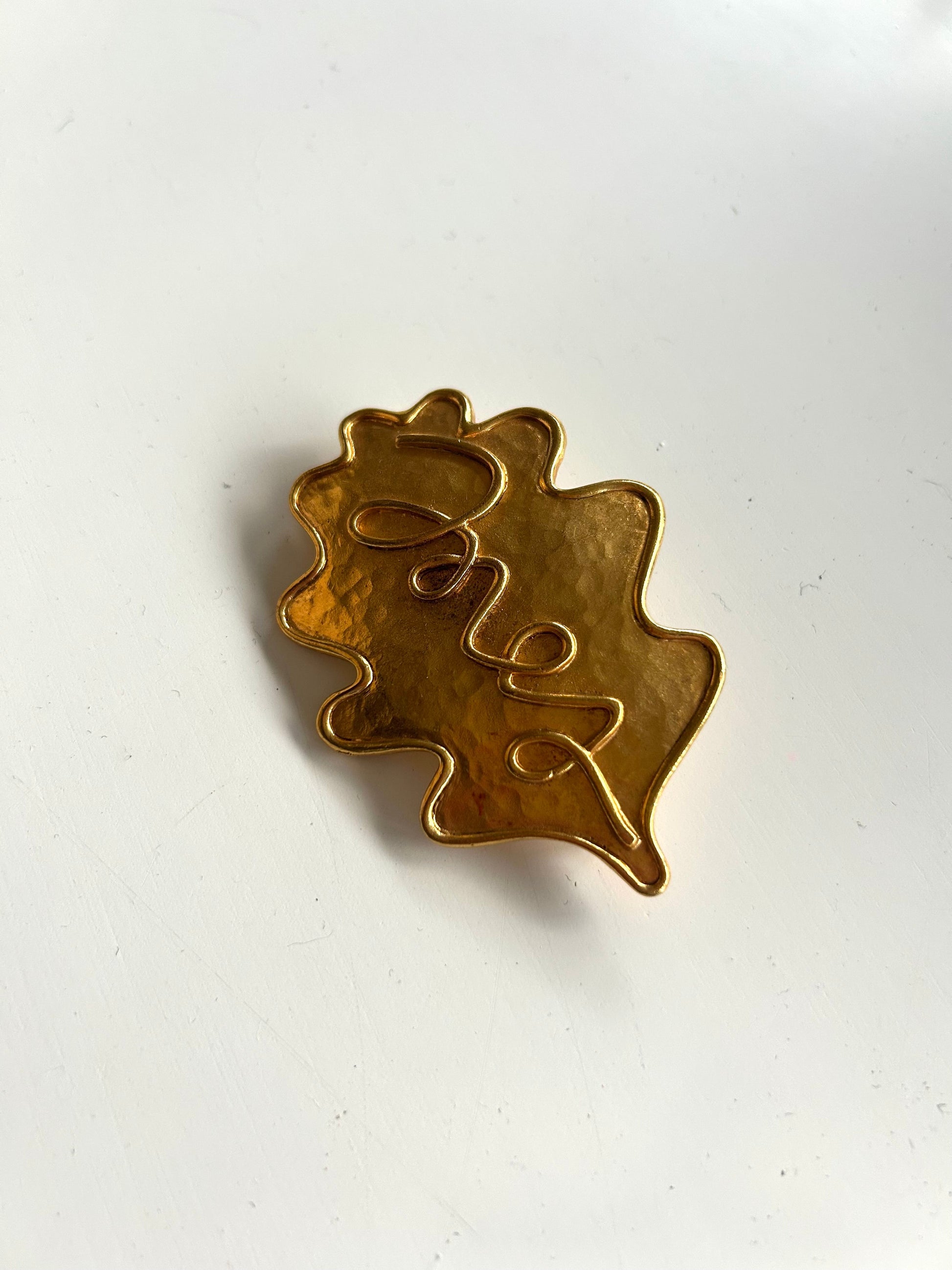 Broche feuille de chêne vintage Inès de la Fressange la friperie vintage 25