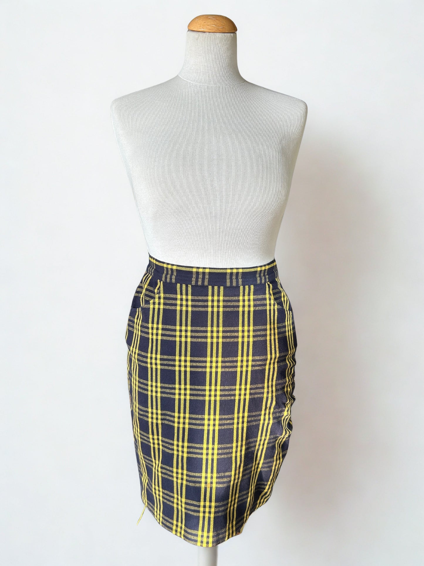 Jupe vintage à carreaux Cacharel la friperie vintage 25