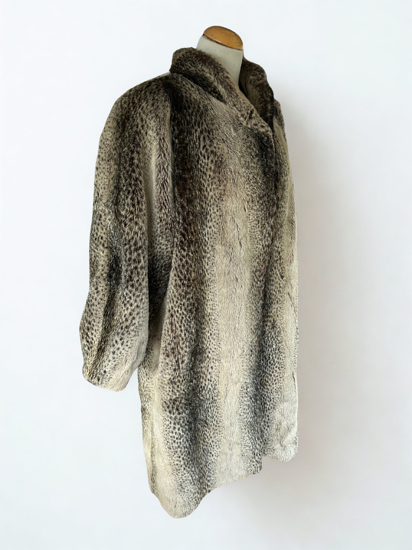 Manteau vintage fausse fourrure Michel Alexis la friperie vintage 25