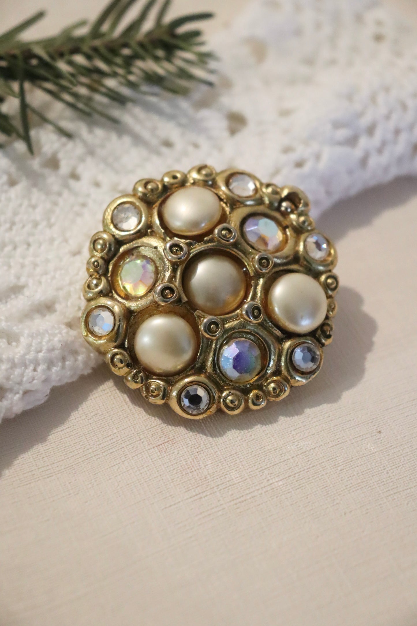 Broche vintage Jacky de G rosace or et nacre la friperie vintage 25