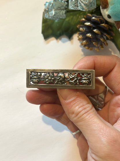 Broche vintage fleur ajourée métal argenté la friperie vintage 25